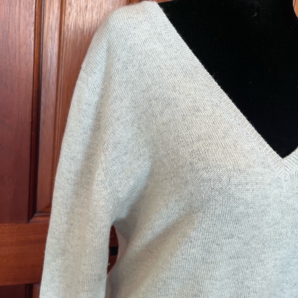 Brora 100% Cashmere Women Sweater Jumper Size 6 EU 38 Light Grey V Neck Scottish - Picture 2 of 10